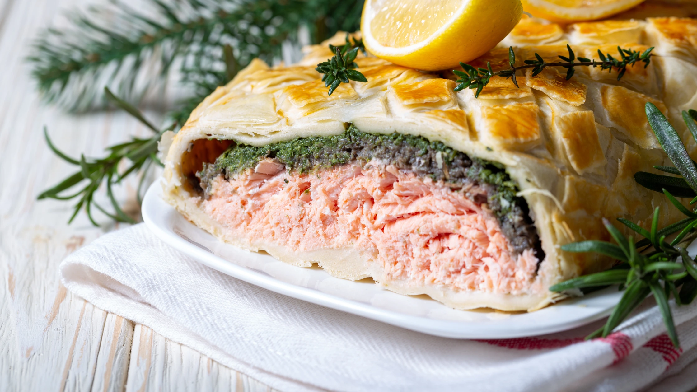 SALMON WELLINGTON